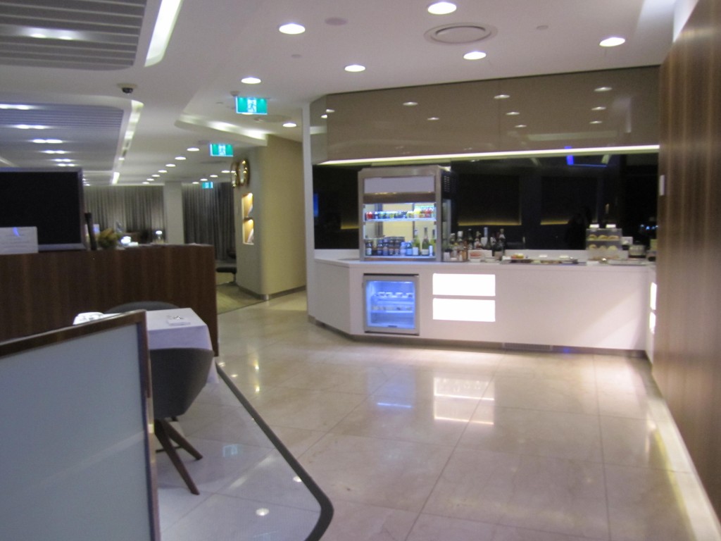 Star Alliance First and Business Lounge Review at MEL